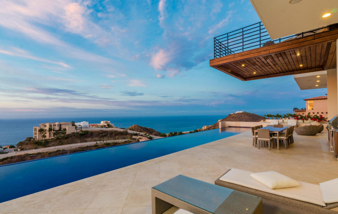 luxury homes pedregal